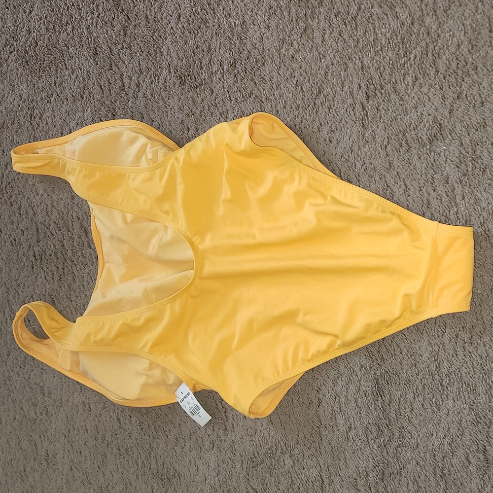 NEW WITH TAGS EXPRESS ONE PIECE SIZE XL - Picture 4 of 7
